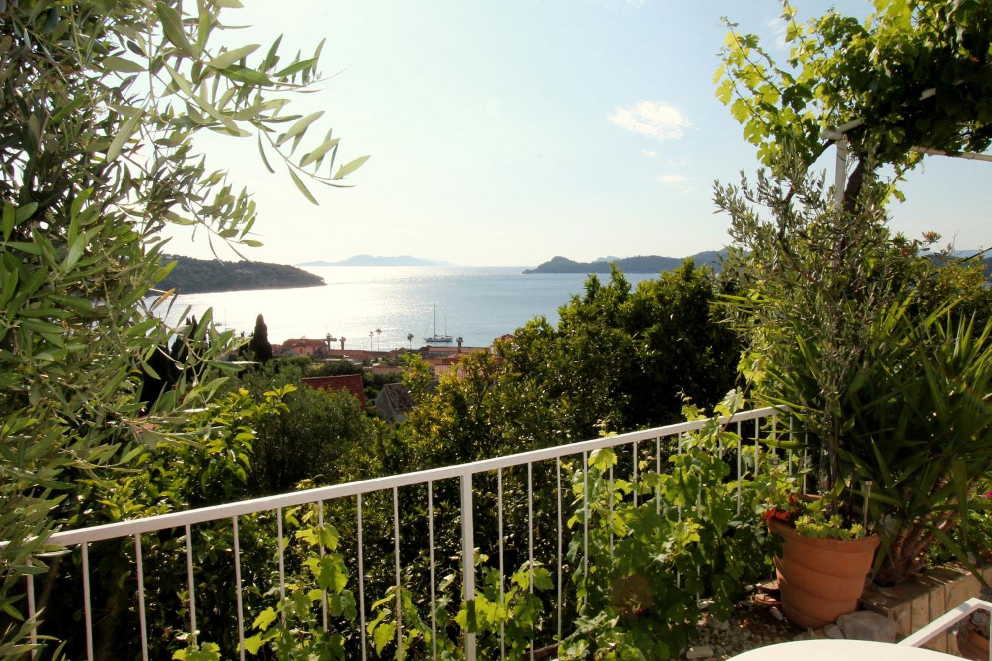 Apartments Cervelin Lopud Exterior photo